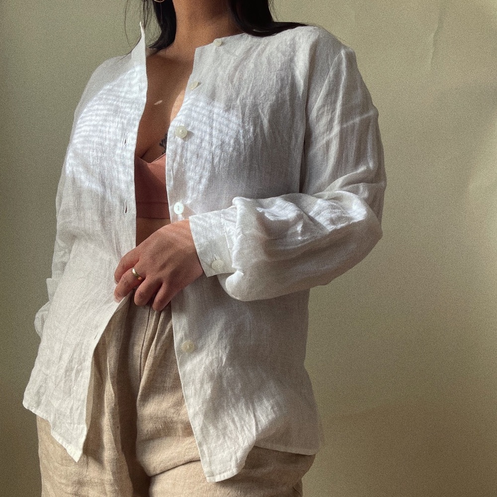 Linen Button Up -SOLD- - Picture 3 of 4